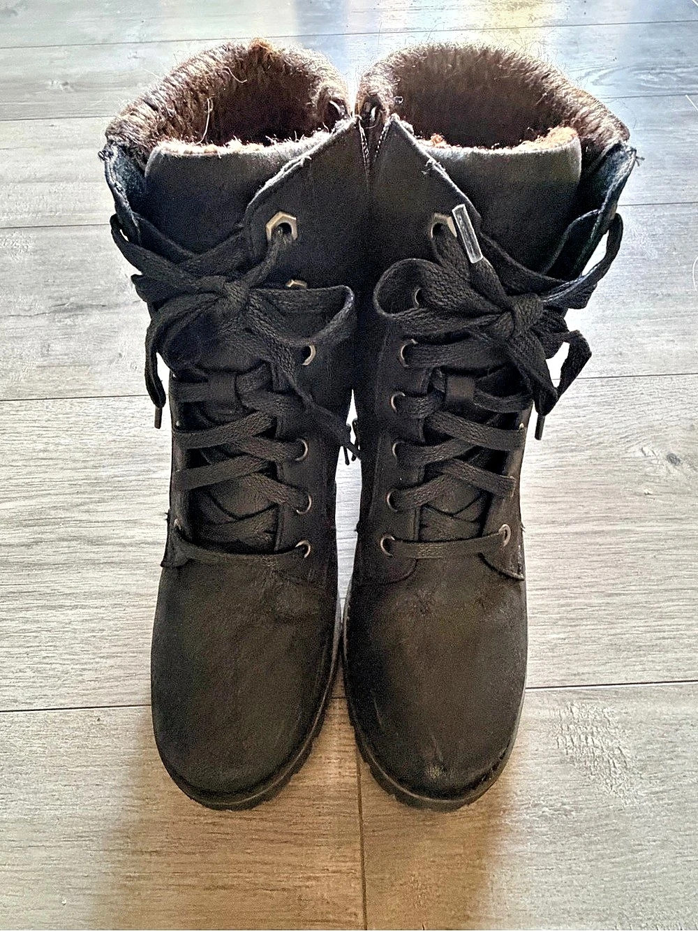 Clarks Black Leather Ankle Boots US 9.5M